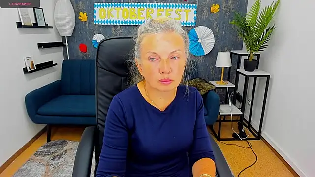 Snapshot of Abby_Moore_ chatting on 09/10/25, 12:27 Abby Moore online show from 09/10/25, 12:27