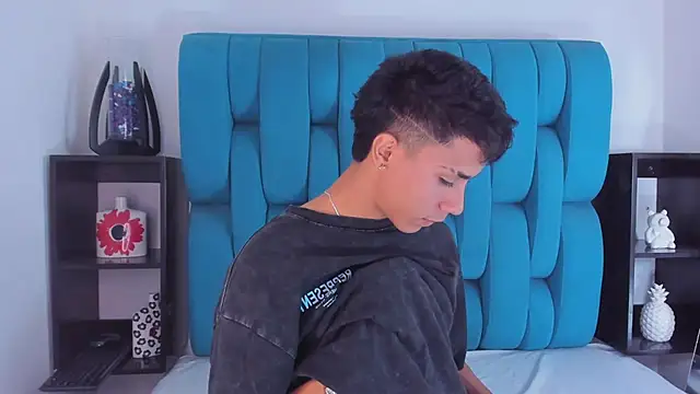 AlanNaughty online show from 01/04/25, 08:37