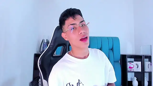 AlanNaughty online show from 02/07/25, 08:31