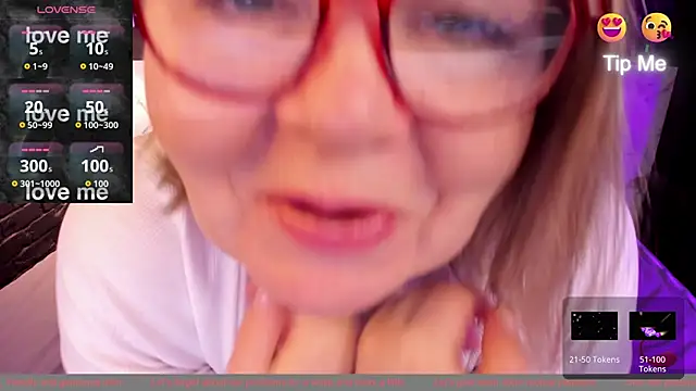 Shannonshine online show from 10/31/25, 01:34