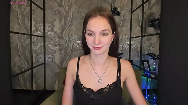 Snapshot of MirandaGlow chatting on 01/09/25, 05:44 MirandaGlow online show from 01/09/25, 05:44