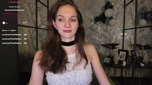 Snapshot of MirandaGlow chatting on 01/09/25, 11:47 MirandaGlow online show from 01/09/25, 11:47