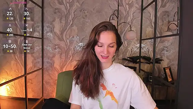 Snapshot of MirandaGlow chatting on 03/18/25, 05:52 MirandaGlow online show from 03/18/25, 05:52