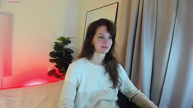 Snapshot of MirandaGlow chatting on 03/20/26, 05:45 MirandaGlow online show from 03/20/26, 05:45