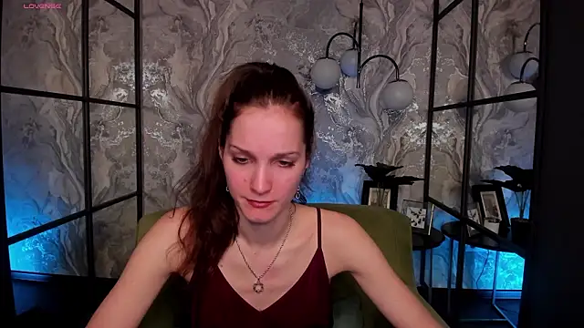 Snapshot of MirandaGlow chatting on 03/21/26, 08:19 MirandaGlow online show from 03/21/26, 08:19