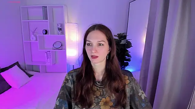 Snapshot of MirandaGlow chatting on 04/09/26, 05:40 MirandaGlow online show from 04/09/26, 05:40