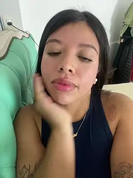 Snapshot of DulceAngelica chatting on 04/07/26, 01:06 DulceAngelica online show from 04/07/26, 01:06