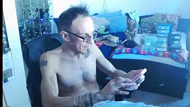 Snapshot of mycock2474u chatting on 02/25/25, 06:42 mycock2474u online show from 02/25/25, 06:42