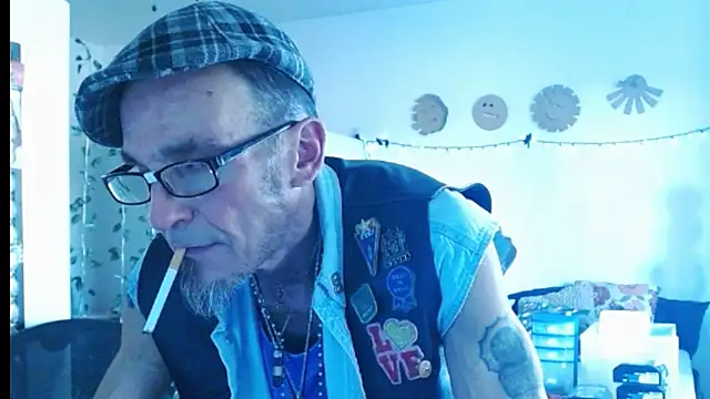 Snapshot of mycock2474u chatting on 03/03/25, 12:48 mycock2474u online show from 03/03/25, 12:48