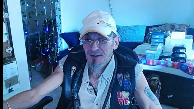 Snapshot of mycock2474u chatting on 03/06/25, 03:13 mycock2474u online show from 03/06/25, 03:13