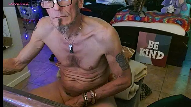 Snapshot of mycock2474u chatting on 03/15/25, 08:37 mycock2474u online show from 03/15/25, 08:37