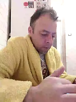 Snapshot of david_geam chatting on 01/17/25, 08:44 david geam online show from 01/17/25, 08:44