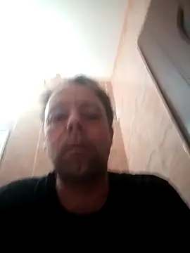 Snapshot of david_geam chatting on 03/07/25, 02:15 david geam online show from 03/07/25, 02:15