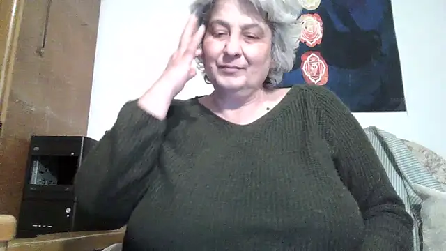 Snapshot of ExquisiteMature chatting on 04/14/26, 07:31 ExquisiteMature online show from 04/14/26, 07:31