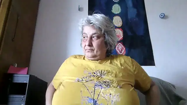 Snapshot of ExquisiteMature chatting on 04/24/26, 09:56 ExquisiteMature online show from 04/24/26, 09:56