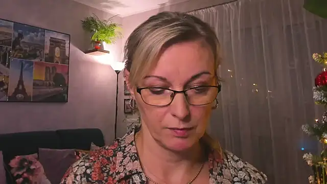 vanessa chat online show from 01/09/25, 08:33