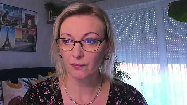 vanessa chat online show from 02/03/25, 02:24