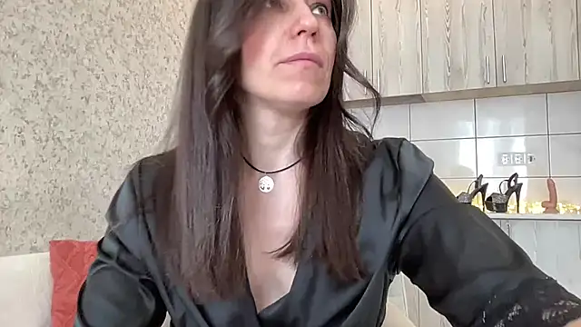 Snapshot of HotyWinter chatting on 04/11/26, 04:50 HotyWinter online show from 04/11/26, 04:50