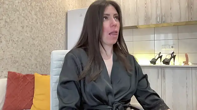 Snapshot of HotyWinter chatting on 04/18/26, 05:00 HotyWinter online show from 04/18/26, 05:00