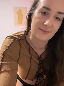 EllaMae online show from 01/03/25, 07:07