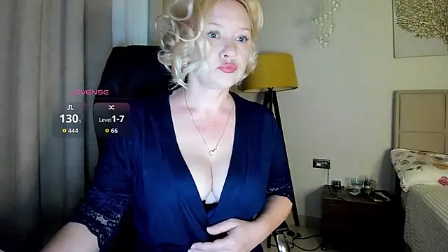Snapshot of Colette__1977 chatting on 06/27/26, 07:57 Colette 1977 online show from 06/27/26, 07:57