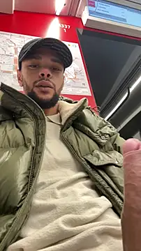 Snapshot of Lionayowe chatting on 11/22/25, 06:51 Lionayowe online show from 11/22/25, 06:51