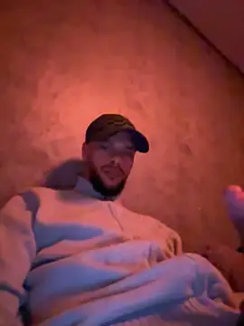 Snapshot of Lionayowe chatting on 03/07/26, 01:24 Lionayowe online show from 03/07/26, 01:24