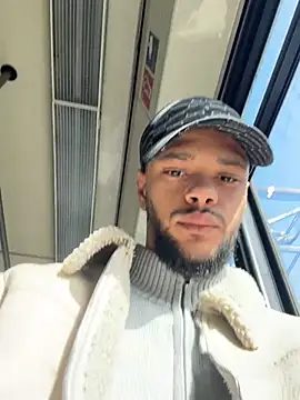 Snapshot of Lionayowe chatting on 03/08/26, 10:08 Lionayowe online show from 03/08/26, 10:08