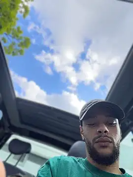 Snapshot of Lionayowe chatting on 04/14/26, 02:01 Lionayowe online show from 04/14/26, 02:01