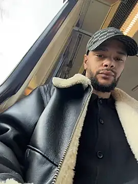 Snapshot of Lionayowe chatting on 04/16/26, 07:31 Lionayowe online show from 04/16/26, 07:31