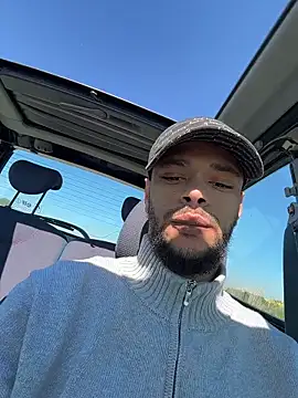 Snapshot of Lionayowe chatting on 04/22/26, 01:01 Lionayowe online show from 04/22/26, 01:01