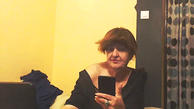 Snapshot of MioritaHard chatting on 04/28/26, 10:37 MioritaHard online show from 04/28/26, 10:37