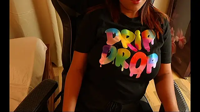 Snapshot of sneha_hussy chatting on 03/12/26, 02:12 sneha hussy online show from 03/12/26, 02:12