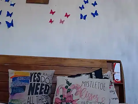 Snapshot of Princess_Ariahsquirty chatting on 10/15/25, 07:52 Princess Ariahsquirty online show from 10/15/25, 07:52