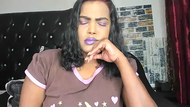 Snapshot of MySweetBitch143 chatting on 10/27/25, 01:59 MySweetBitch143 online show from 10/27/25, 01:59