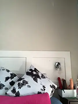 LuciousLips96 online show from 02/12/25, 06:29