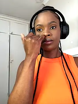 LuciousLips96 online show from 09/25/25, 09:46