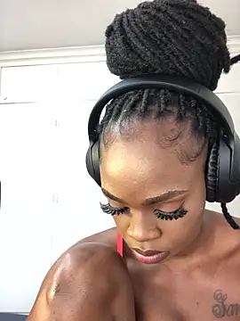 LuciousLips96 online show from 10/10/25, 10:14