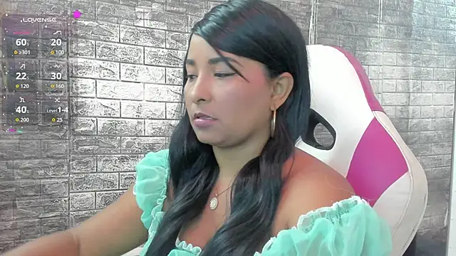 Snapshot of paola_ih chatting on 07/08/26, 02:21 paola ih online show from 07/08/26, 02:21