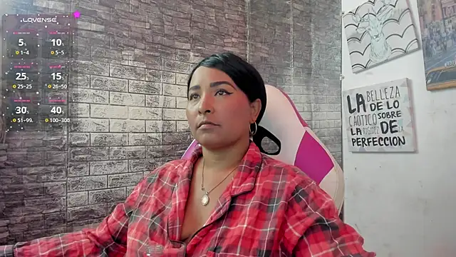 Snapshot of paola_ih chatting on 07/15/26, 02:22 paola ih online show from 07/15/26, 02:22