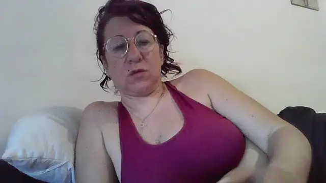 Snapshot of milkarock chatting on 05/03/26, 10:21 milkarock online show from 05/03/26, 10:21