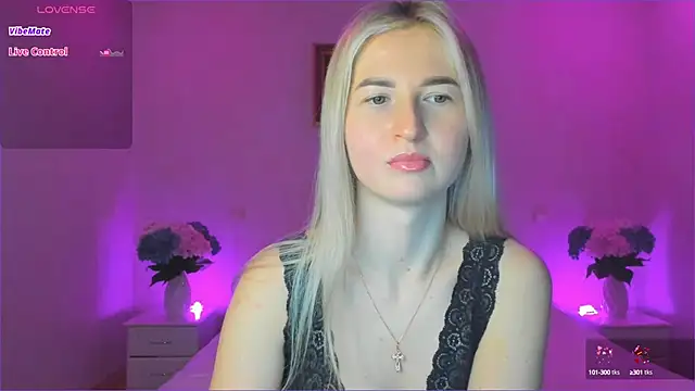 Snapshot of AnnaCarrera chatting on 01/06/25, 10:15 AnnaCarrera online show from 01/06/25, 10:15