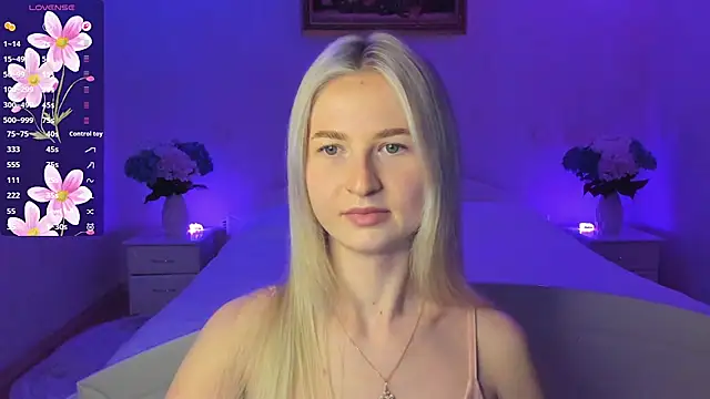 Snapshot of AnnaCarrera chatting on 12/22/25, 08:17 AnnaCarrera online show from 12/22/25, 08:17