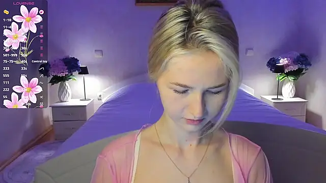 Snapshot of AnnaCarrera chatting on 01/05/26, 08:23 AnnaCarrera online show from 01/05/26, 08:23