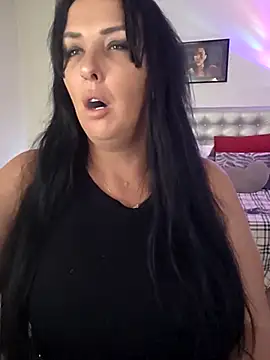 Snapshot of TiffanyRoxx chatting on 10/31/25, 04:08 TiffanyRoxx online show from 10/31/25, 04:08