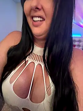 Snapshot of TiffanyRoxx chatting on 11/26/25, 09:49 TiffanyRoxx online show from 11/26/25, 09:49