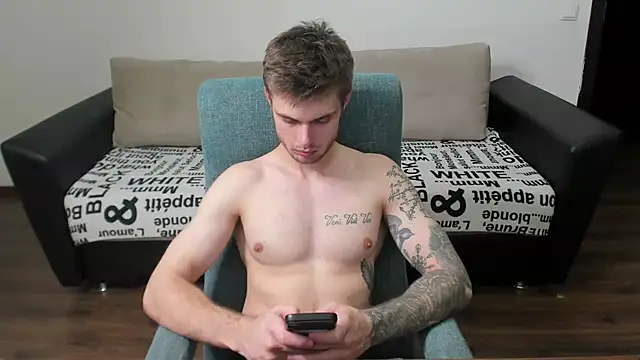 maks wolfis online show from 12/21/24, 02:30