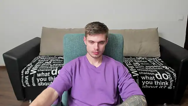 maks wolfis online show from 02/25/25, 06:09