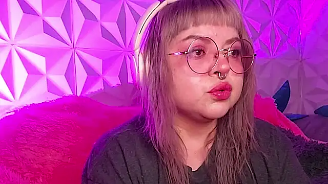 Satyn doll online show from 11/08/25, 12:00