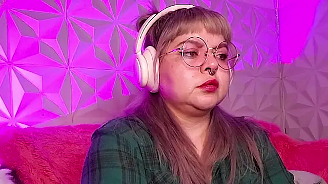 Satyn doll online show from 11/21/25, 12:10